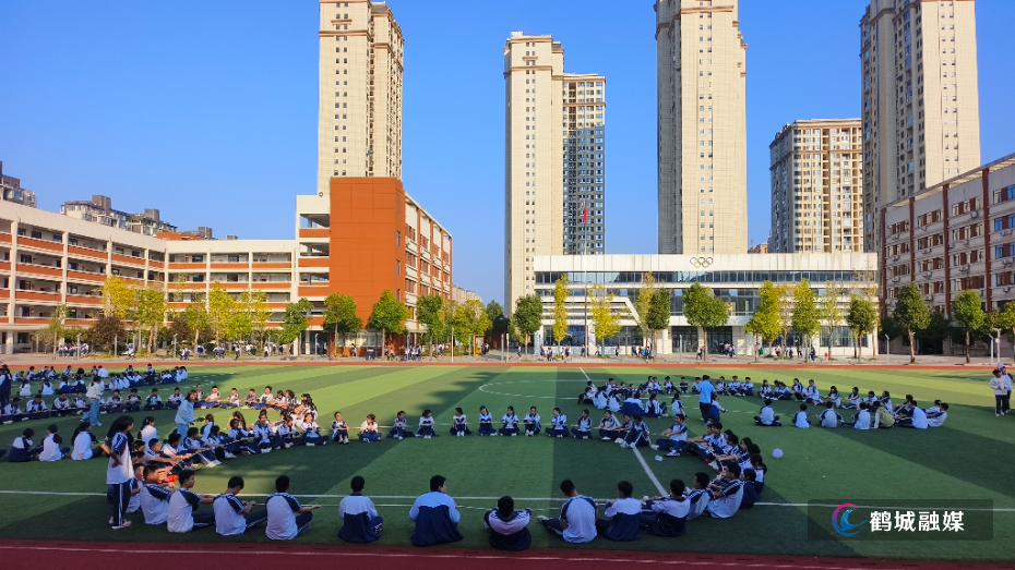 围成圈.jpg