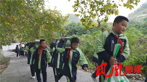 Still1028_00028.png Still1028_00028.png