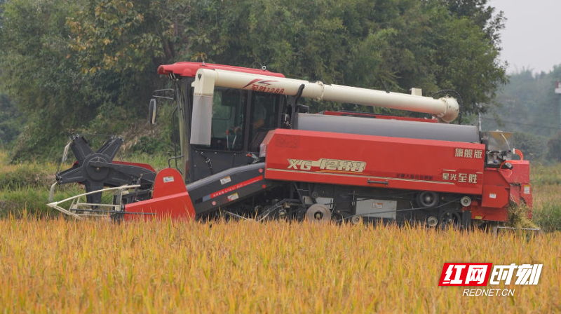 收割机2.jpg 收割机2.jpg