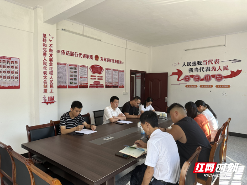 (井坡镇第二代表联络站邀请部分代表和农业技术员开展座谈).png (井坡镇第二代表联络站邀请部分代表和农业技术员开展座谈).png