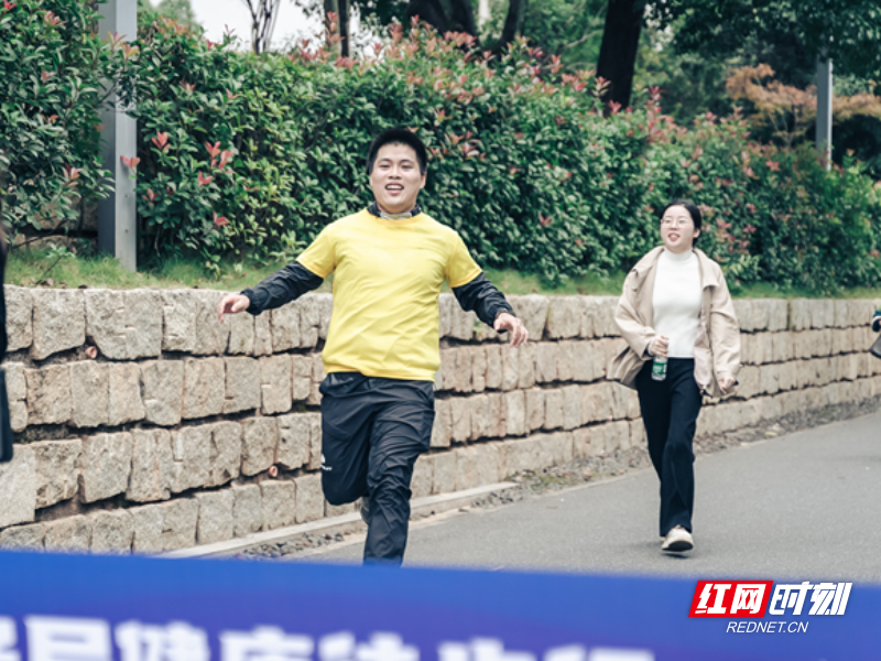 3.冲线时刻.jpeg 3.冲线时刻.jpeg