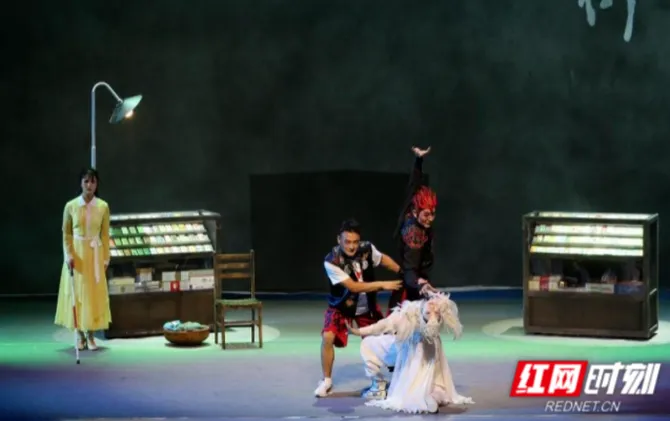 湘剧小戏《一盏摊灯》获文华节目奖