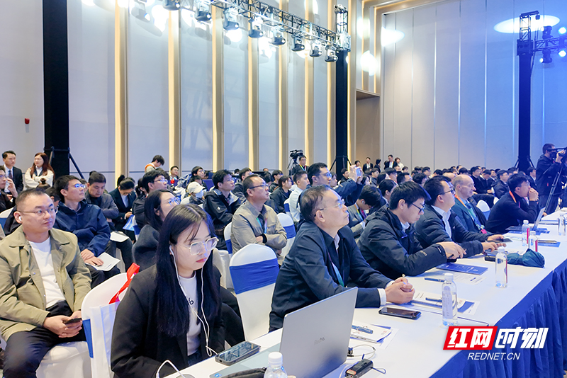 2025交通与能源融合论坛2.jpg 2025交通与能源融合论坛2.jpg