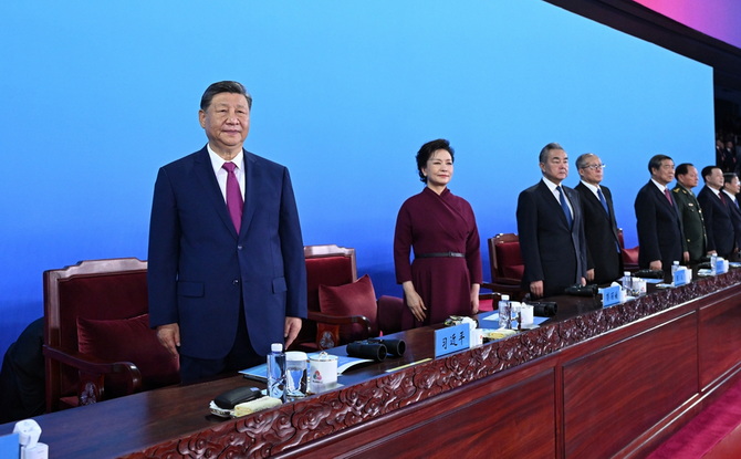 习近平出席第十五届全国运动会开幕式