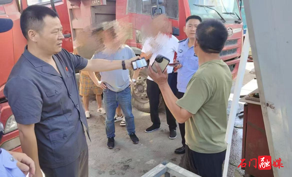 千里奔袭,执行必达!石门法院跨省成功扣押案涉车辆2.jpg 千里奔袭,执行必达!石门法院跨省成功扣押案涉车辆2.jpg