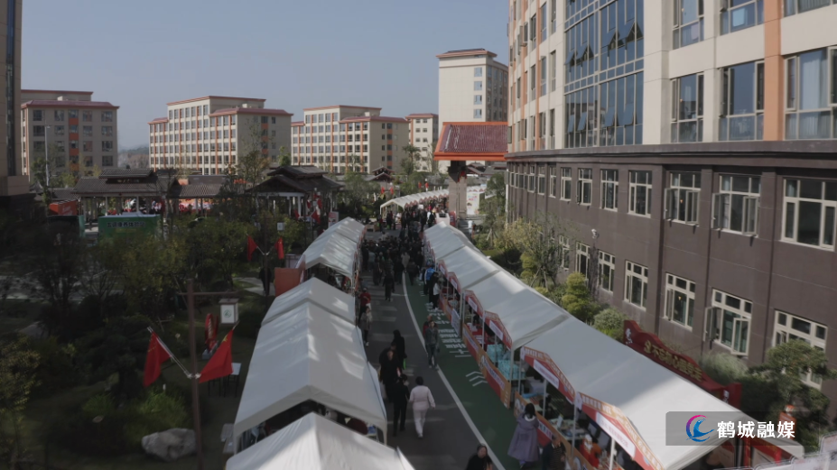 银龄风华看怀化 首届银发经济消费艺术周今日启幕.mp4_000033.157.png