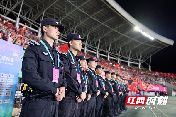 （娄底） 点亮平安守护“不打烊”。.jpg