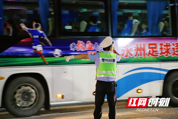 （岳阳）精准管控保畅通 高效疏导护平安。_副本.jpg