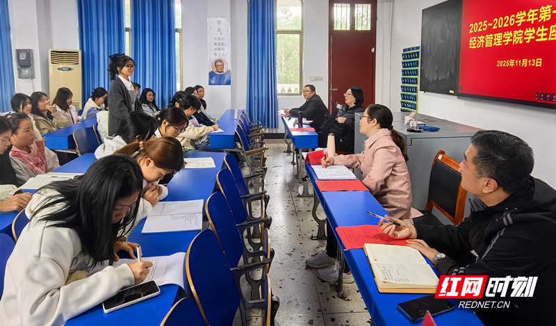 党政现场回答.jpg 党政现场回答.jpg