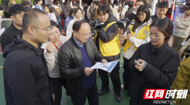 湖南大众传媒职院校园双选会打造就业服务新生态