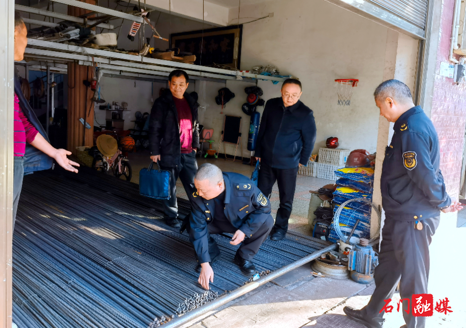 县市场监管局:重拳整治“瘦身钢筋”,筑牢建筑安全防线1.jpg 县市场监管局:重拳整治“瘦身钢筋”,筑牢建筑安全防线1.jpg