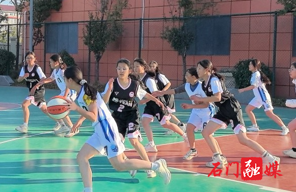 哨响,登场!石门县30支队伍600余名学子共绘冬日“篮”图1.jpg 哨响,登场!石门县30支队伍600余名学子共绘冬日“篮”图1.jpg