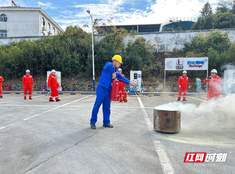 郴州石油联合举办消防实操竞赛3_副本.jpg