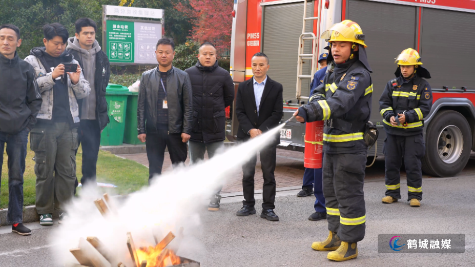 初编：红星街道幸福湾社区开展消防演练活动.mp4_000052.005.png