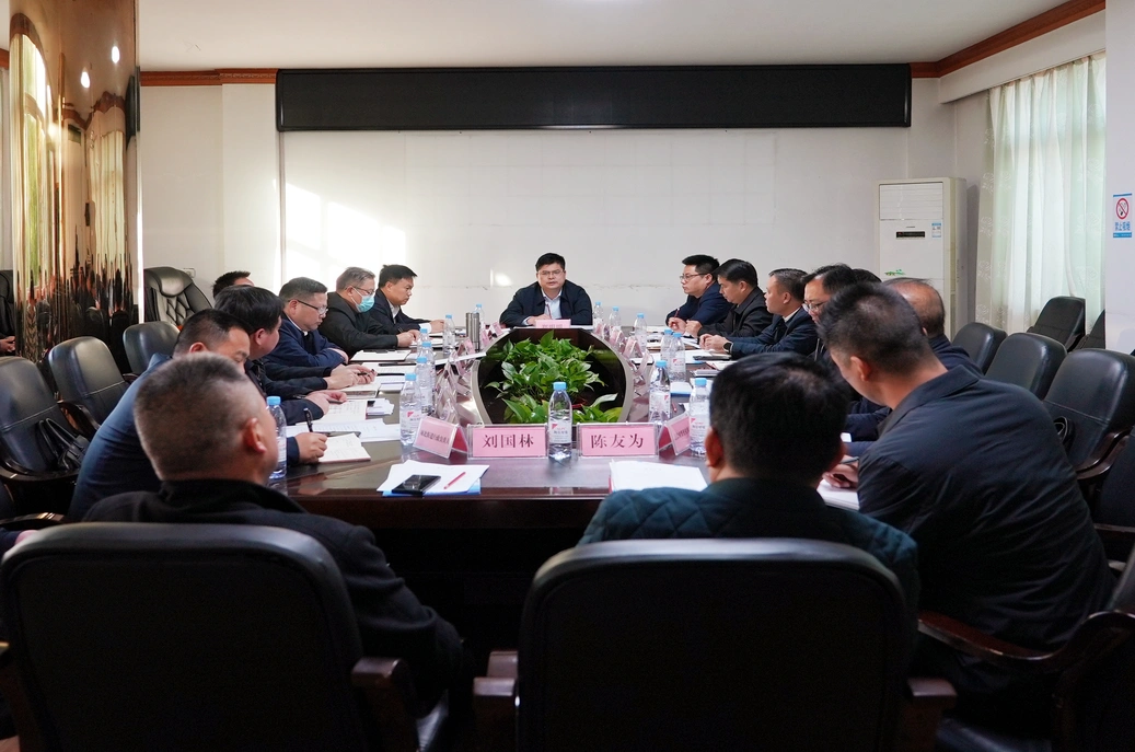 郑明明调研区人民医院运行管理情况并督导检查安全生产工作