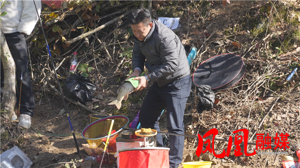 Still1129_00014.png Still1129_00014.png