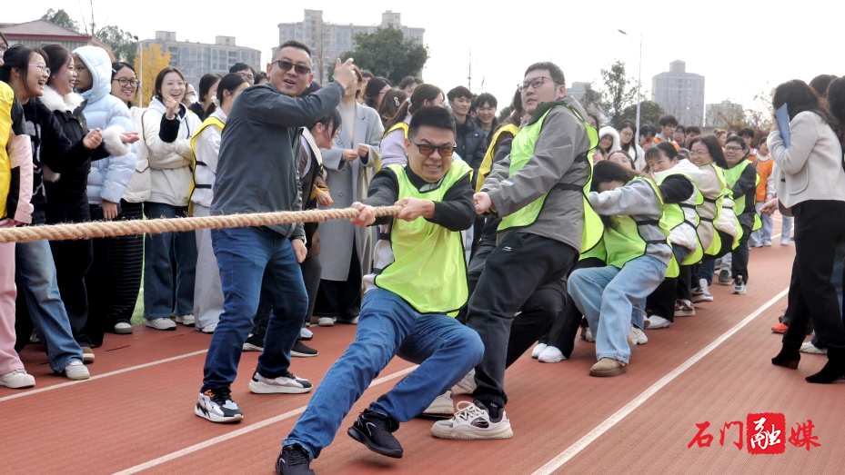 县人民医院举办“师生‘医’家亲,运动‘趣’同行”学生活动1.png 县人民医院举办“师生‘医’家亲,运动‘趣’同行”学生活动1.png