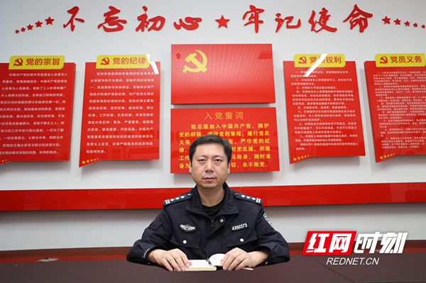 洪黎1_副本.jpg 洪黎1_副本.jpg