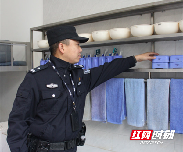 唐浩2_副本.jpg 唐浩2_副本.jpg