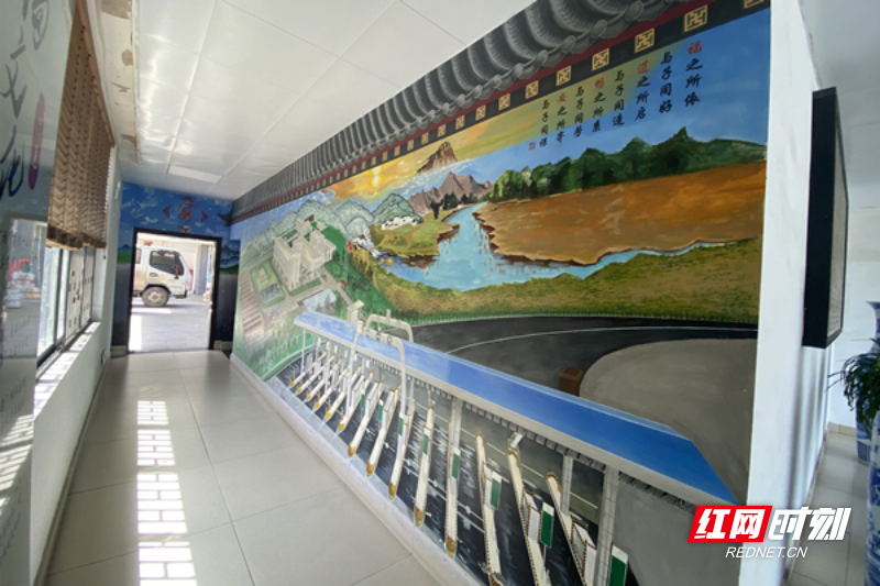 改造前,墙绘受空间布局限制,参观者若想一览全貌,十分不便_副本.jpg 改造前,墙绘受空间布局限制,参观者若想一览全貌,十分不便_副本.jpg