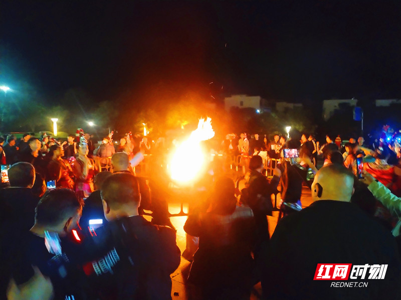 热水篝火晚会_副本_副本.jpg 热水篝火晚会_副本_副本.jpg