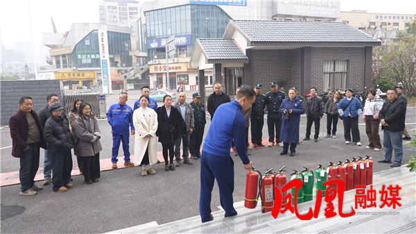 Still1213_00008.png Still1213_00008.png