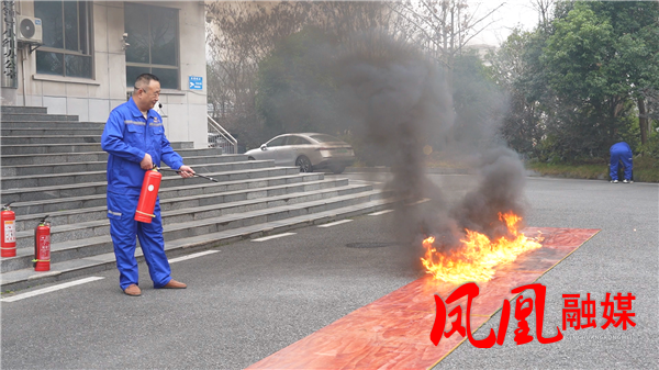 Still1213_00009.png Still1213_00009.png