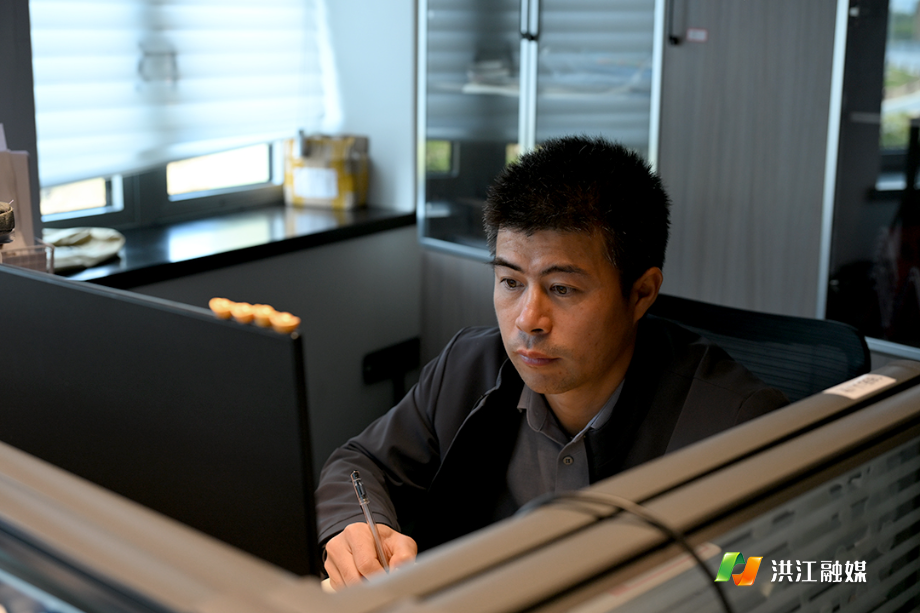 易振华:文脉深耕间履职 良策建言中发力1.jpg 易振华:文脉深耕间履职 良策建言中发力1.jpg