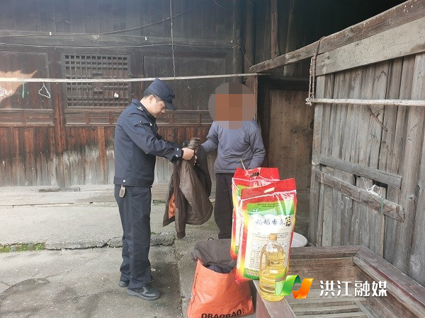 安江所：冬日送温暖 警心系民心1.jpg