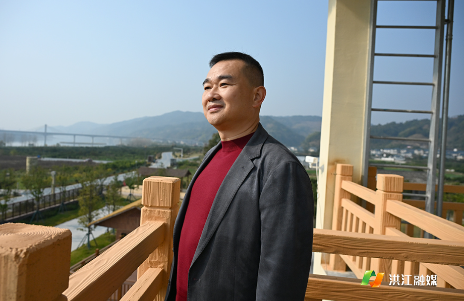 杨新宇:双重身份下的实干坚守与为民初心1.jpg 杨新宇:双重身份下的实干坚守与为民初心1.jpg