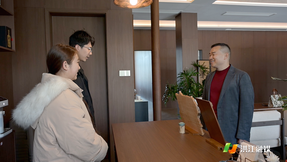 杨新宇:双重身份下的实干坚守与为民初心4.bmp 杨新宇:双重身份下的实干坚守与为民初心4.bmp