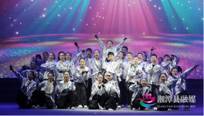 以美育人 以文化人 湘潭江声实验学校第28届校园文化艺术节落下帷幕（稍改）363.png