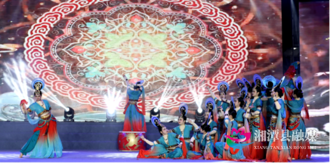 以美育人 以文化人 湘潭江声实验学校第28届校园文化艺术节落下帷幕（稍改）360.png