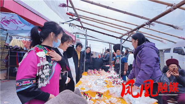 Still1225_00013.png Still1225_00013.png