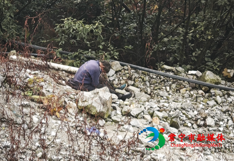 “98后”地质队员寒山勇救八旬老翁 (1)_看图王.jpg