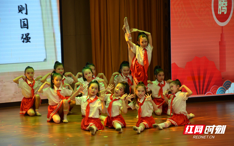 2026年元旦文艺汇演现场。