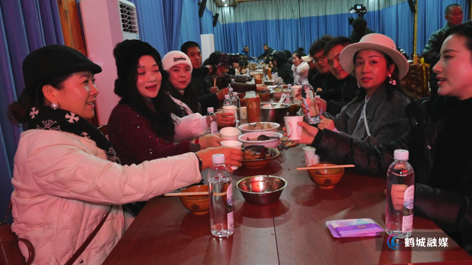 云上黄岩燃篝火 欢歌笑语迎新年.mp4_000010.940.png 云上黄岩燃篝火 欢歌笑语迎新年.mp4_000010.940.png