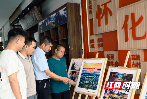 7、在怀化西服务区开展福地怀化摄影展。.jpg