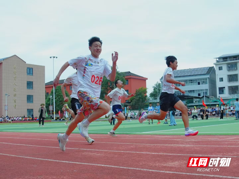 学校田径运动会特写_proc.jpg 学校田径运动会特写_proc.jpg