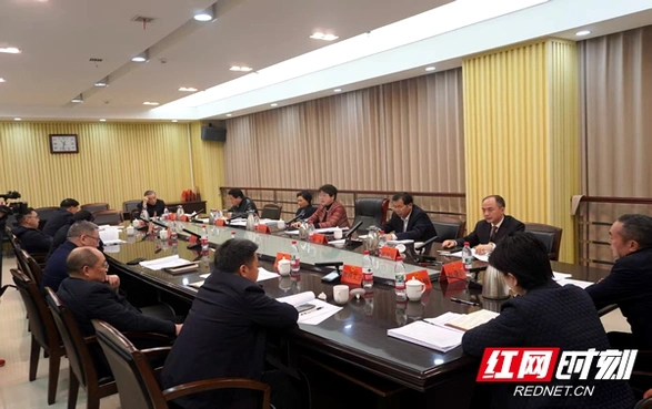 周迎春主持召开2026年第1次邵阳市人大常委会党组会议