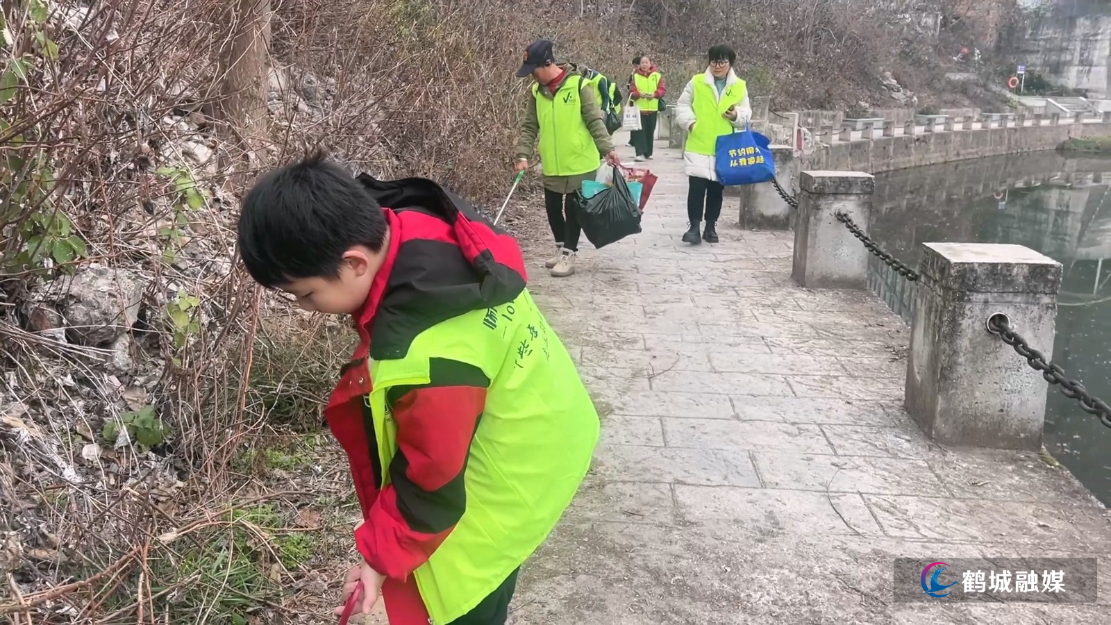 初编 18日河小青活动.mp4_000023.409.jpg