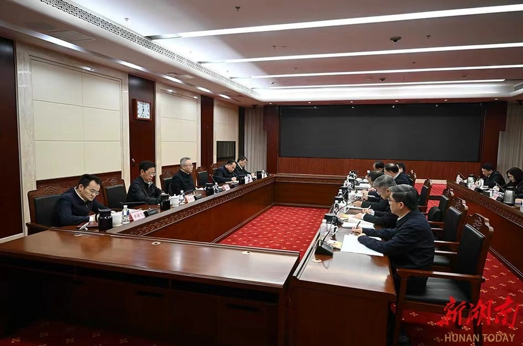 沈晓明参加指导省人大常委会党组民主生活会