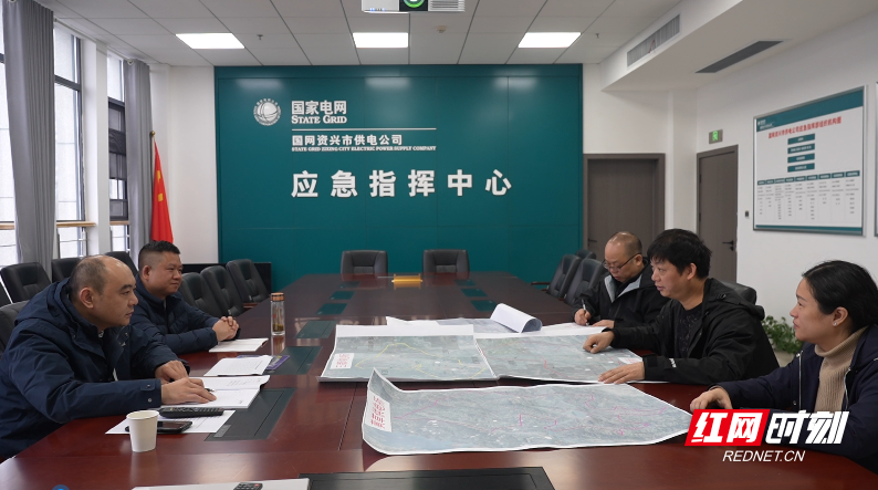 踏雪巡线，资兴电力筑牢冬季供电屏障 (2).png