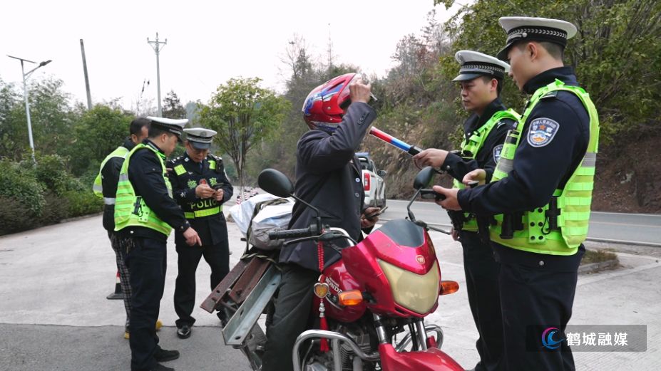 凉亭坳乡联合交警部门重拳出击查酒驾 护航平安出行.mp4_000027.464.png