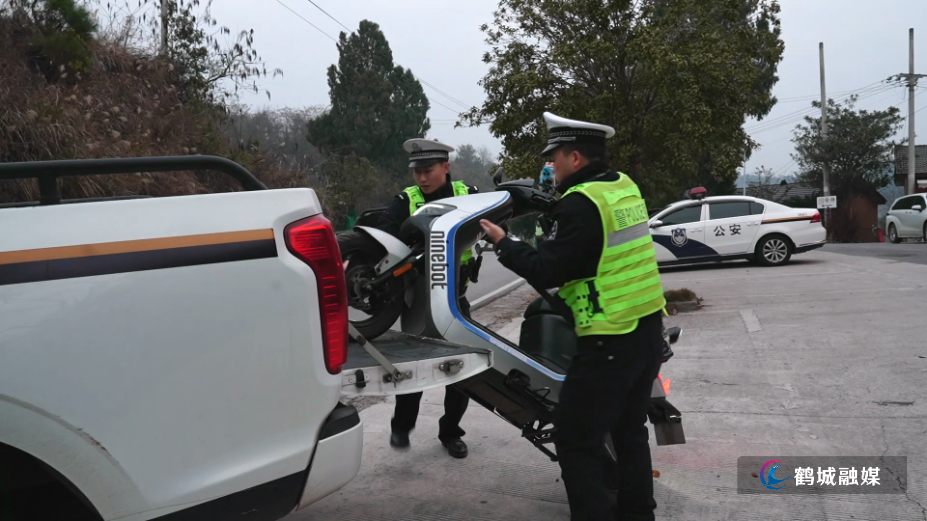 凉亭坳乡联合交警部门重拳出击查酒驾 护航平安出行.mp4_000144.460.png