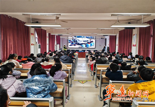 宁远交警上好寒假前交通安全“最后一课”2_副本500.jpg 宁远交警上好寒假前交通安全“最后一课”2_副本500.jpg
