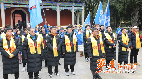 足球为媒 文脉为魂 呼和浩特队探秘宁远九嶷山_副500.jpg