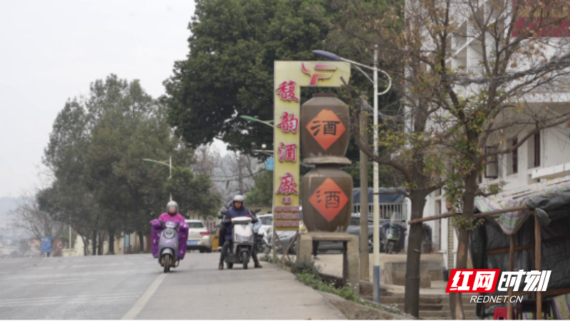 胡镇忠:传承爱与美好 精酿一坛好酒791.png 胡镇忠:传承爱与美好 精酿一坛好酒791.png