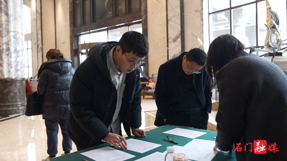 政协委员陆续向大会报道 石门进入“两会时间”2.png 政协委员陆续向大会报道 石门进入“两会时间”2.png