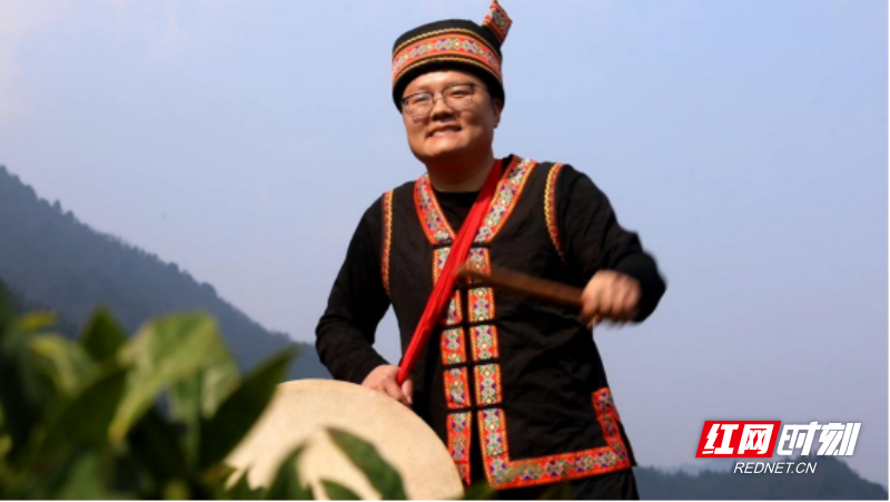宜章莽山：瑶胞茶园赛鼓迎新年(1)588.png